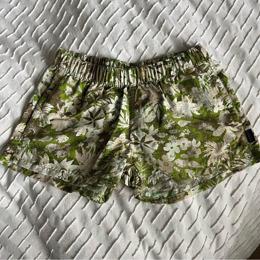 Patagonia Green Floral Women's Beach Shorts
